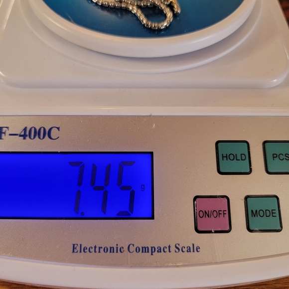 Elegant Silver-tone Heart Charm Toggle Bracelet - Picture 6 of 6